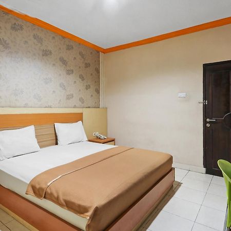Collection O 93163 Hotel Grand Kartika Parepare Dış mekan fotoğraf