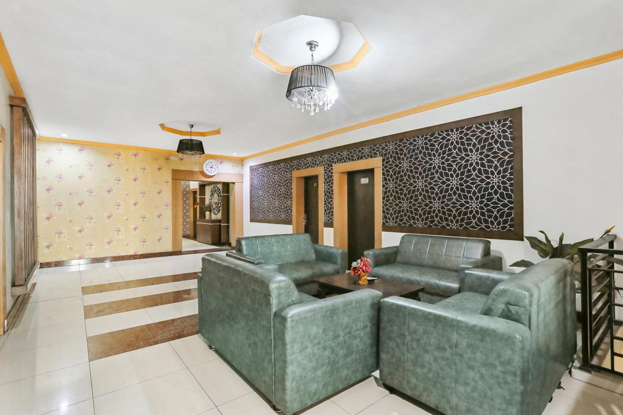 Collection O 93163 Hotel Grand Kartika Parepare Dış mekan fotoğraf