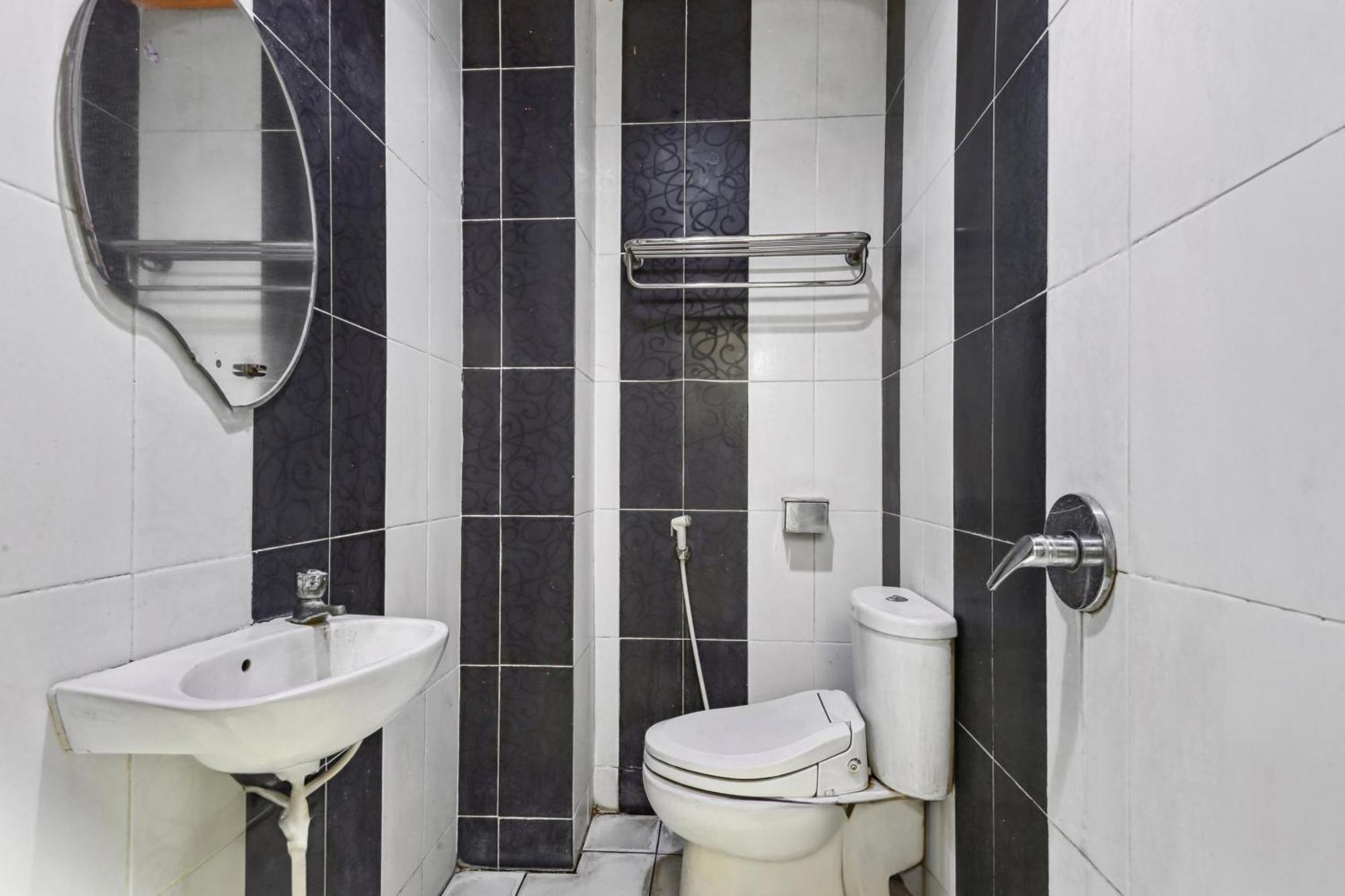 Collection O 93163 Hotel Grand Kartika Parepare Dış mekan fotoğraf
