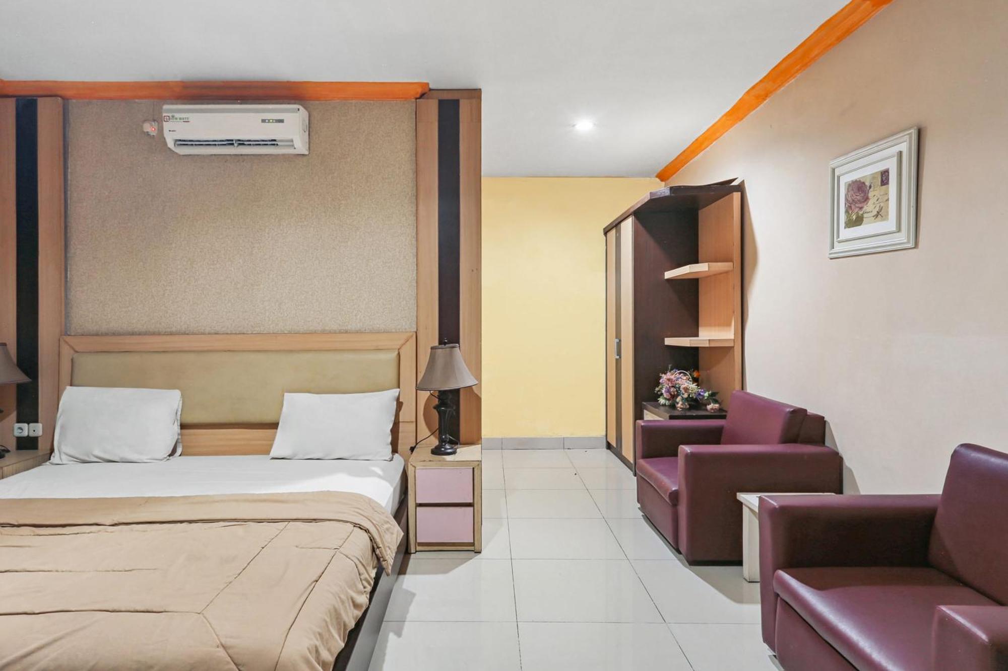 Collection O 93163 Hotel Grand Kartika Parepare Dış mekan fotoğraf