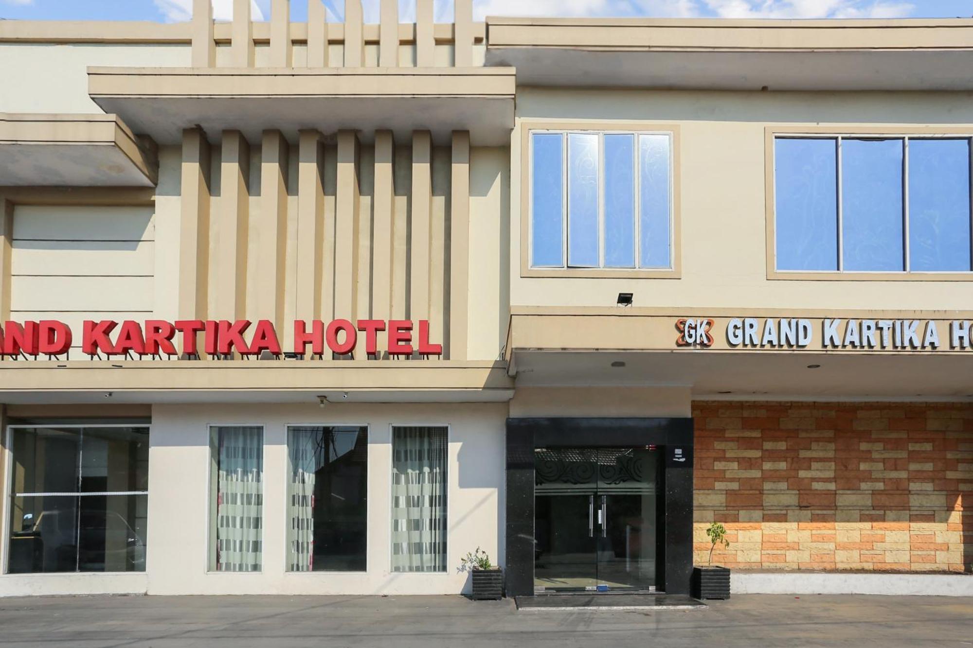 Collection O 93163 Hotel Grand Kartika Parepare Dış mekan fotoğraf