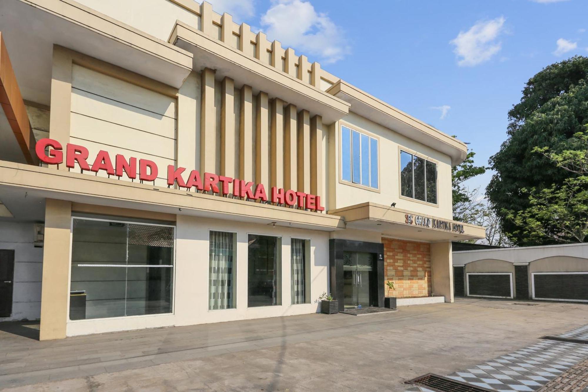 Collection O 93163 Hotel Grand Kartika Parepare Dış mekan fotoğraf